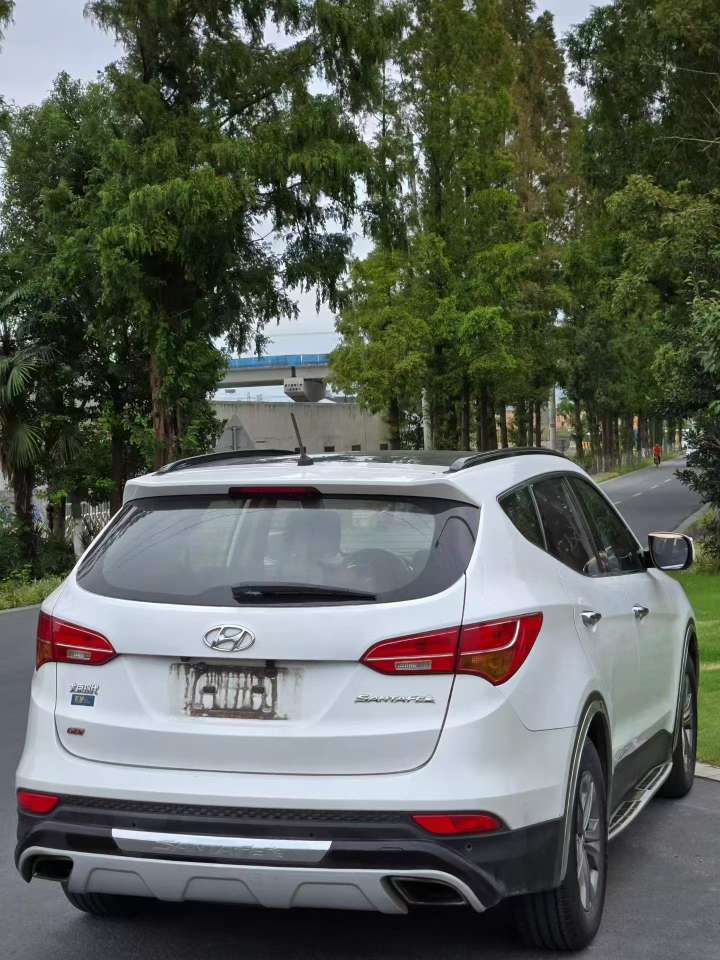 Hyundai Santa Fe 4