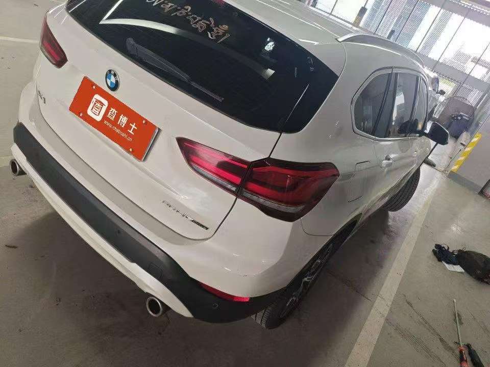 BMW X1 2.0T sDrive25Li 2.0T Leading 3