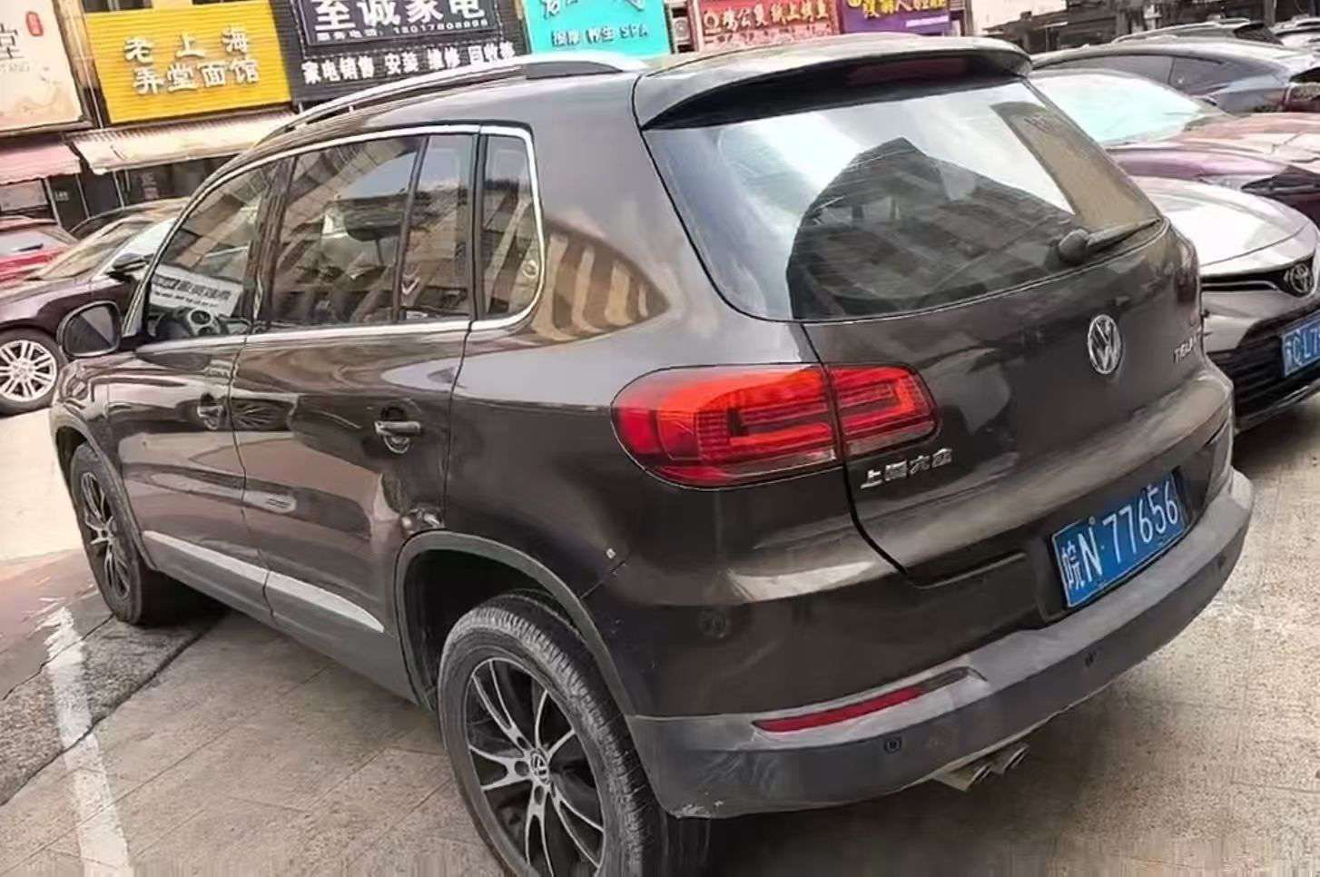 Volkswagen Tiguan 2014 1.8 FWD Luxury 5