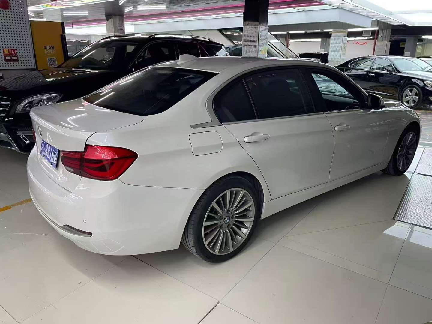 BMW 3 Series 320Li Style 2.0T 3