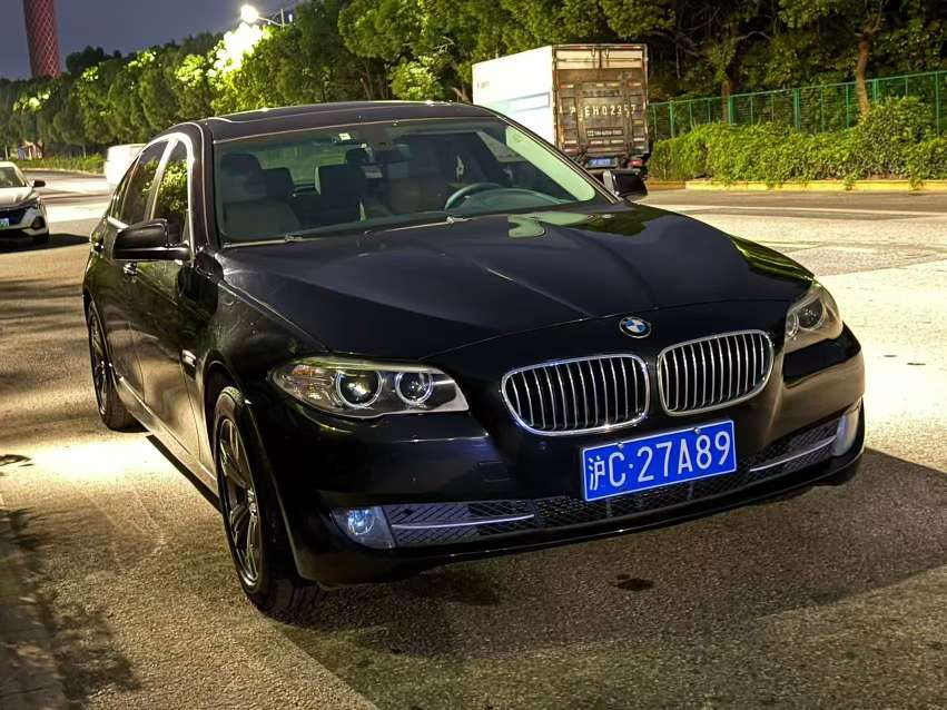 BMW 5 Series 525Li Luxury 2