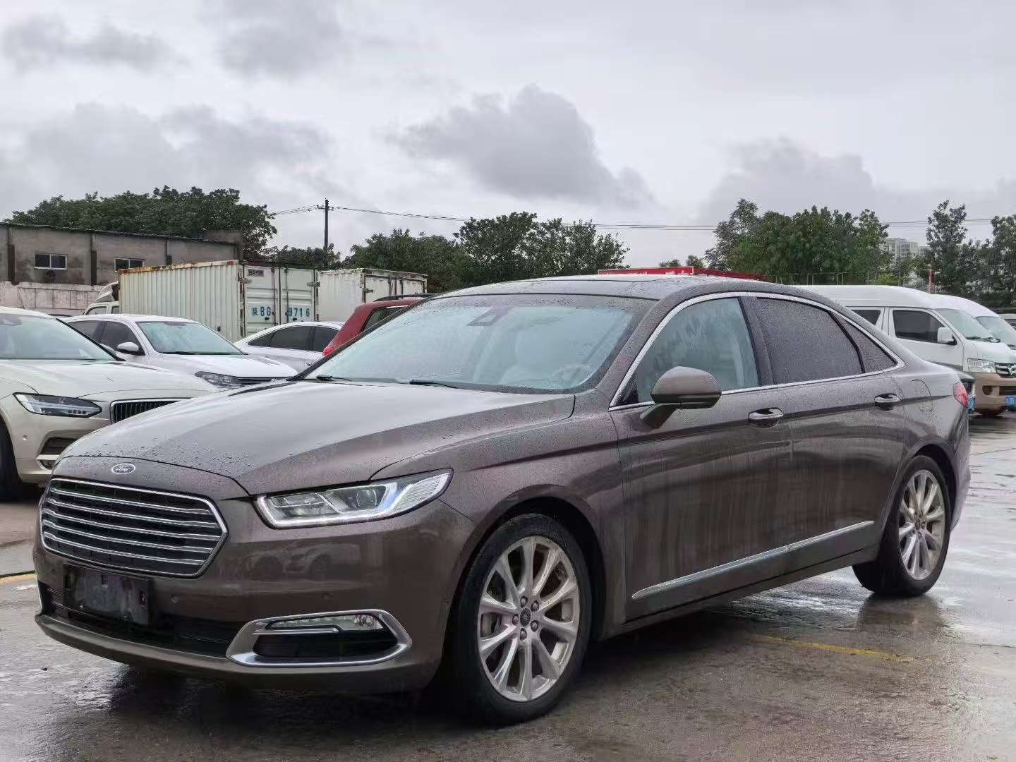 Ford Taurus 2.7T V6 Flagship Top Trim 2