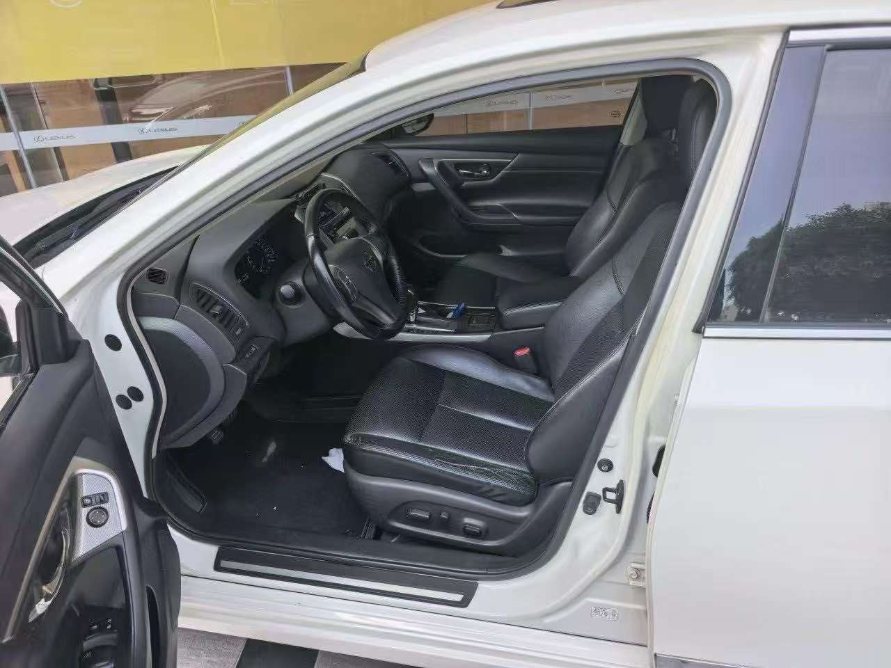 Nissan Teana 2.0 Automatic Sunroof Comfort Edition 7