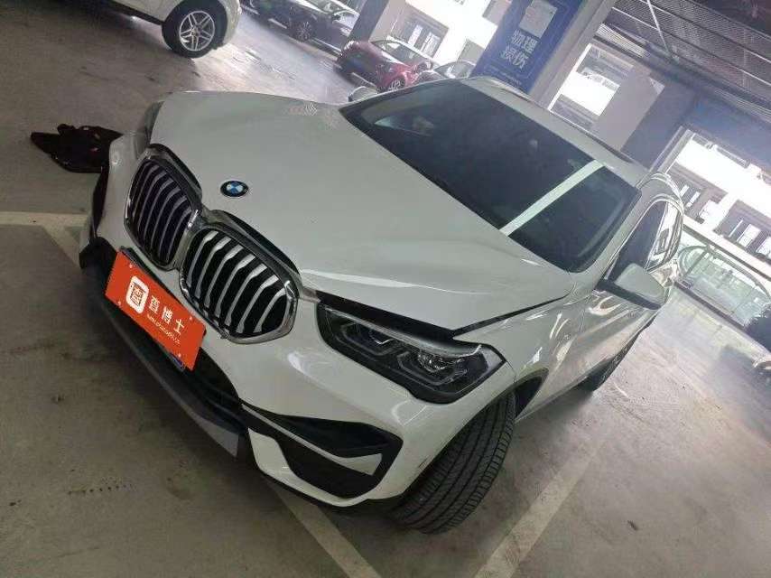 BMW X1 2.0T sDrive25Li 2.0T Leading