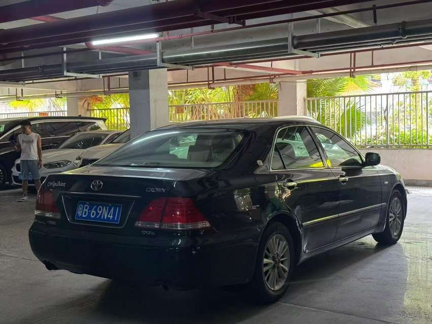 Toyota Crown 4