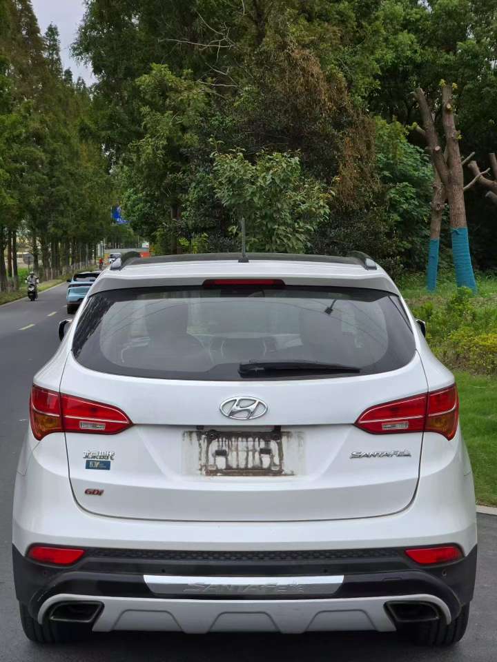 Hyundai Santa Fe 5