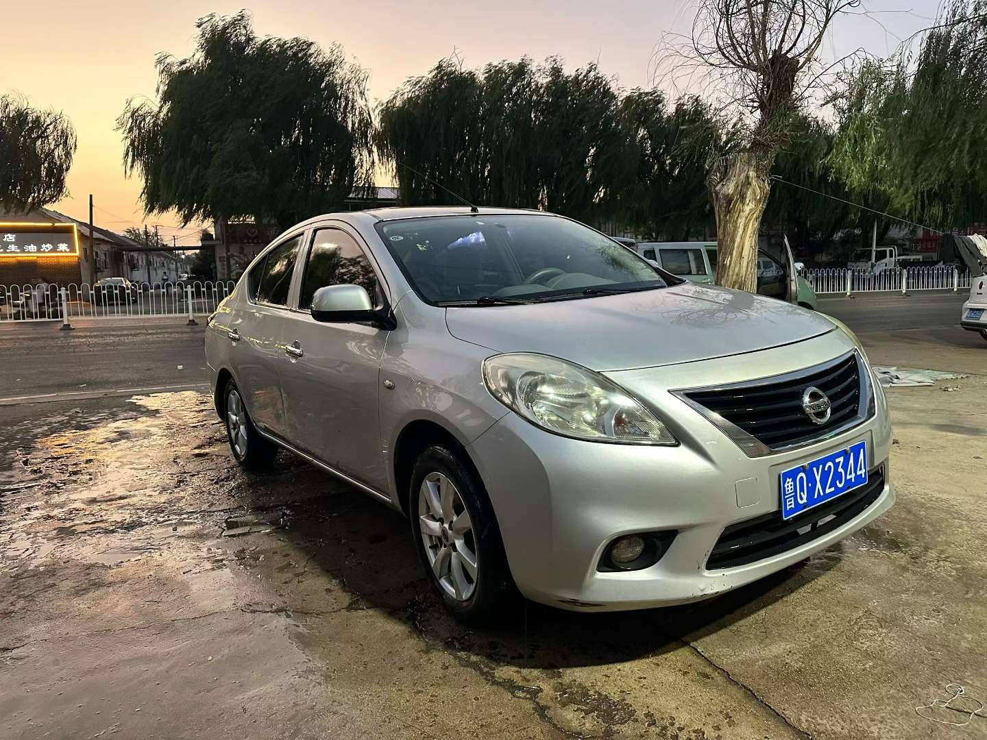 Nissan Sunny 1.5 Automatic 2