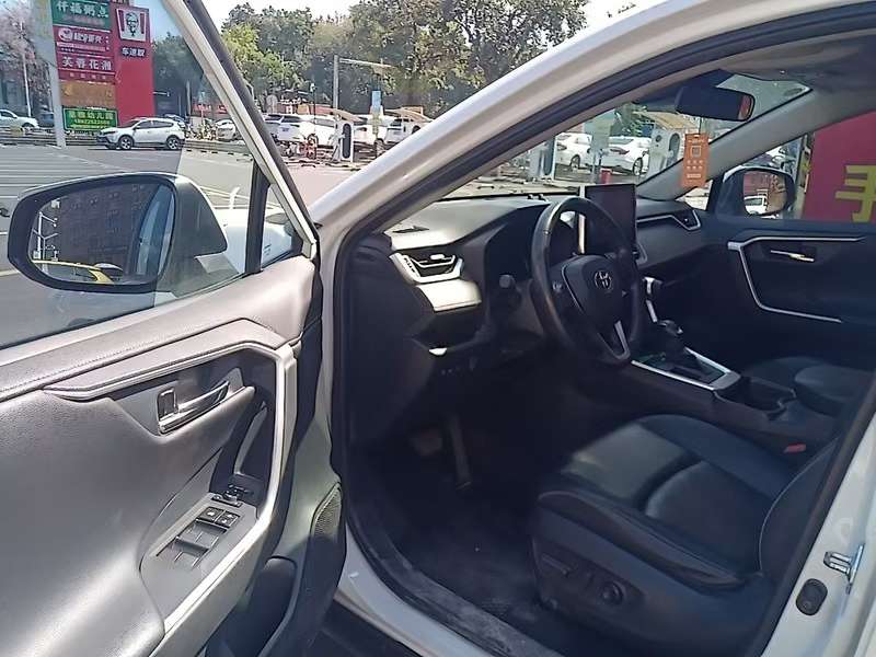 Toyota RAV4 5