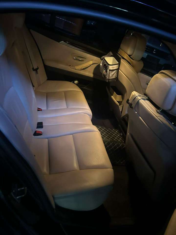 BMW 5 Series 2013 525Li 8
