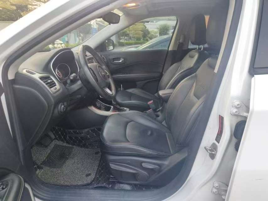 Jeep Compass 1.4T Automatic Sunroof 4WD Family Edition 4
