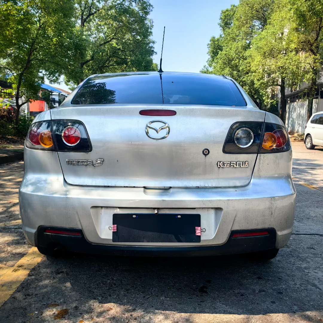 Mazda 3 8