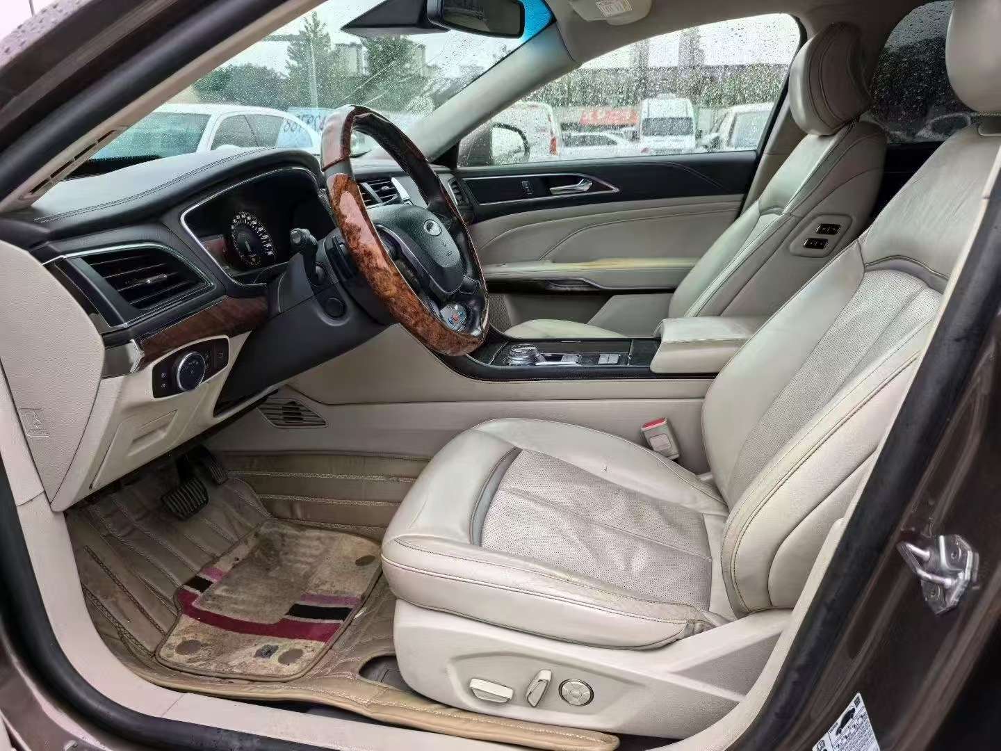 Ford Taurus 2.7T V6 Flagship Top Trim 7