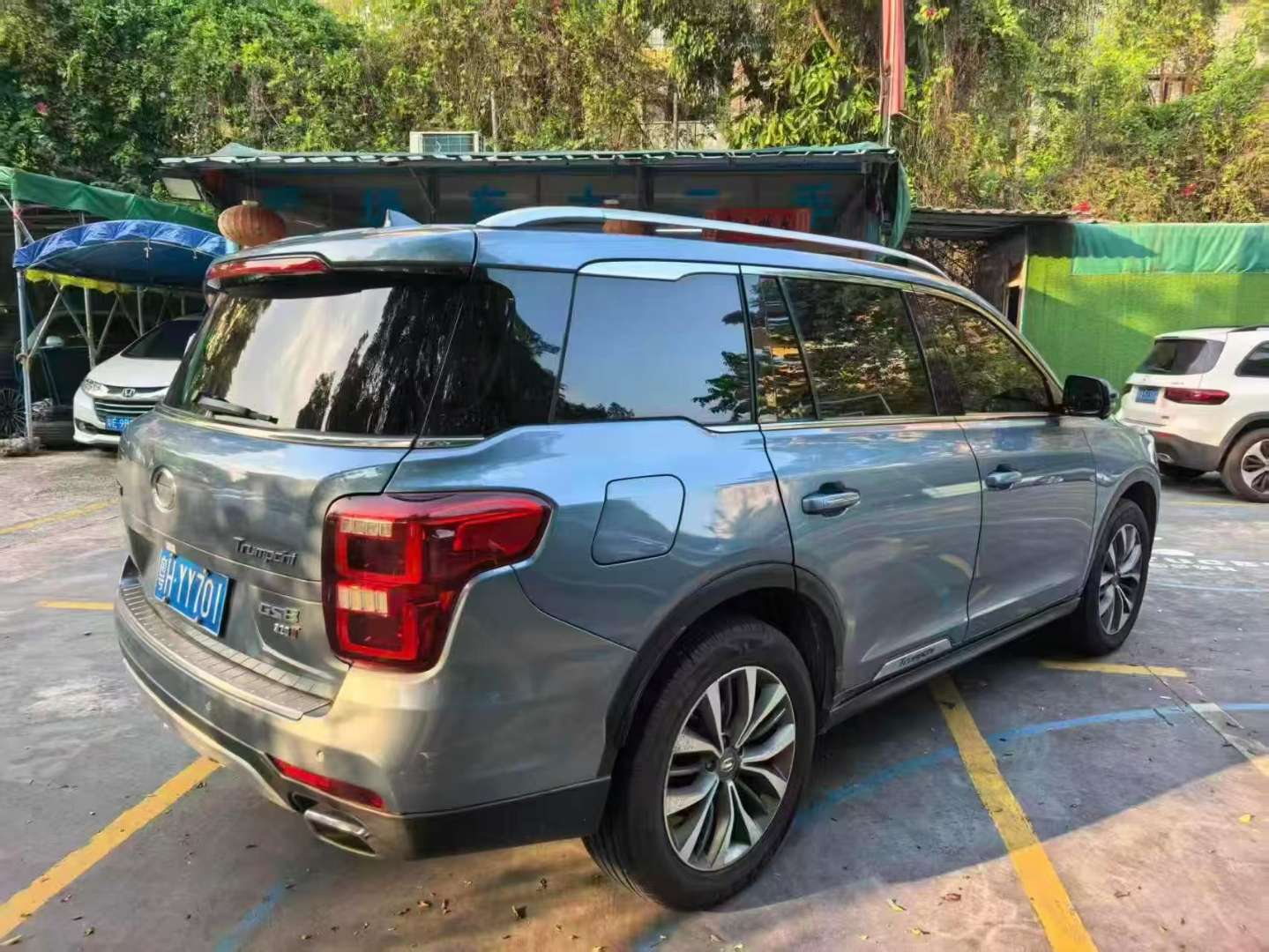 GAC Trumpchi GS8 2.0T Smart Connect Luxury 7-Seater 2