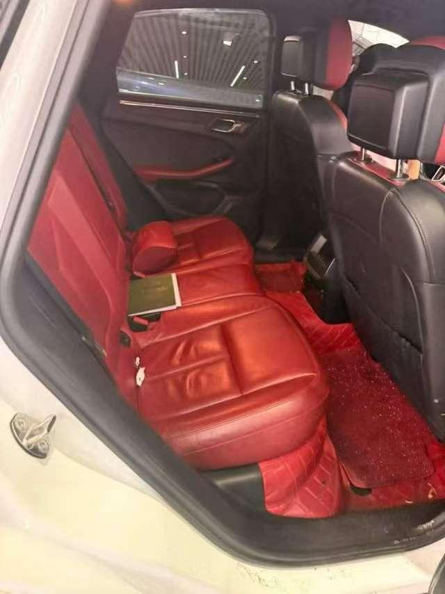 Porsche Macan 2