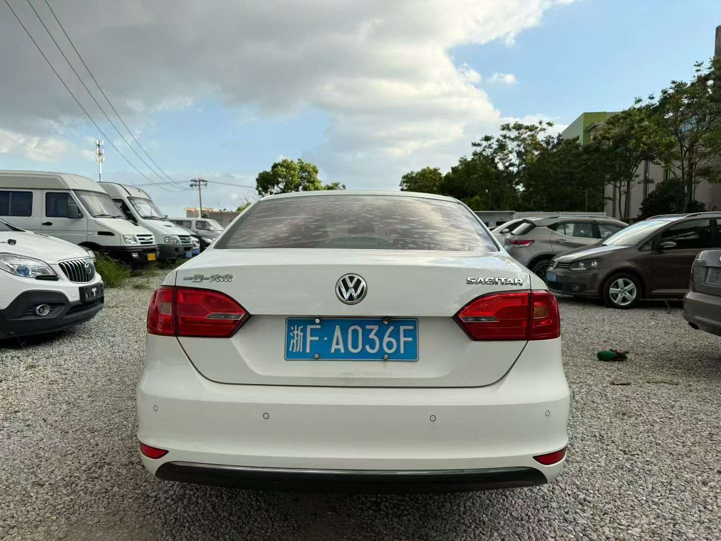 Volkswagen Sagitar 2014 Facelift 1.6L Automatic Sunroof 8