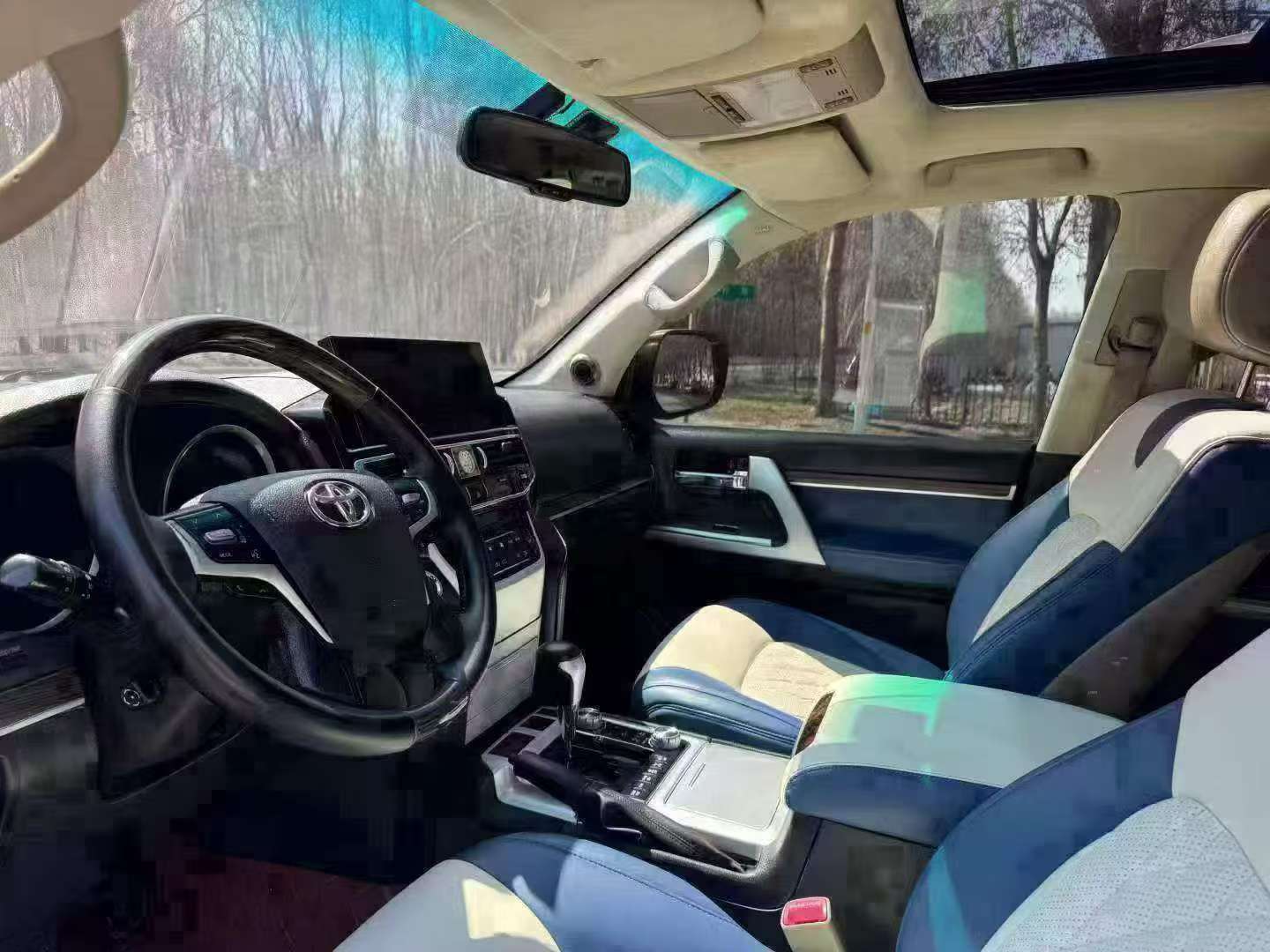 Toyota Land Cruiser 7