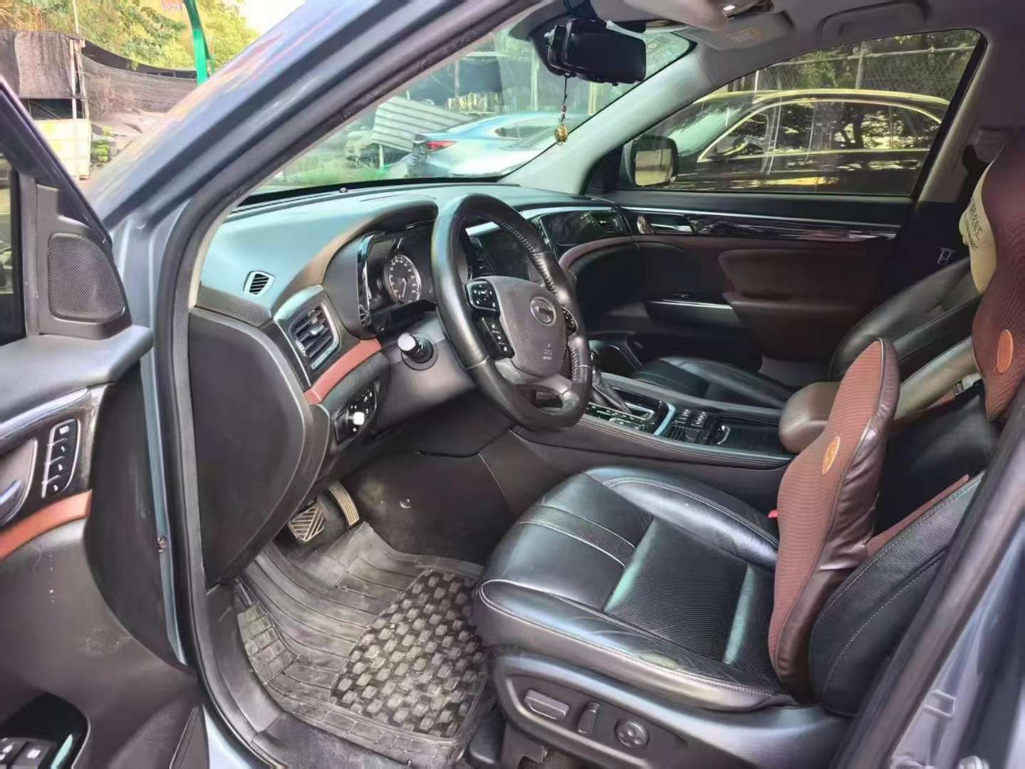 GAC Trumpchi GS8 2.0T Smart Connect Luxury 7-Seater 3