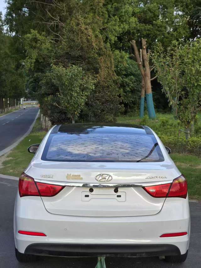 Hyundai Mistra 1.8L Automatic Sunroof 5