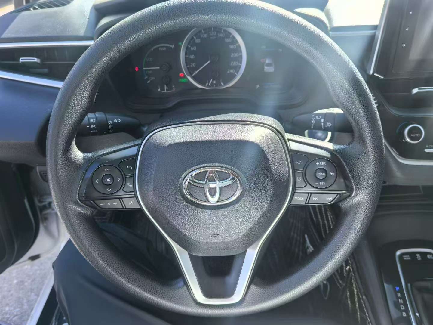 Toyota Corolla 1.8L Hybrid 3