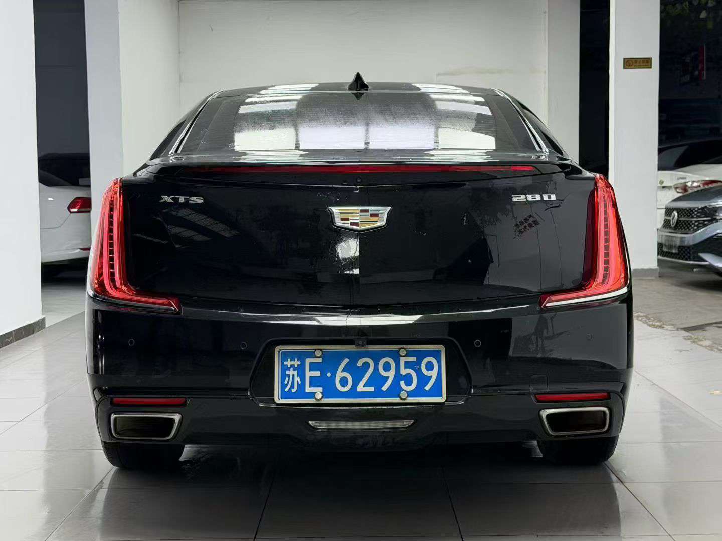 Cadillac XTS 8