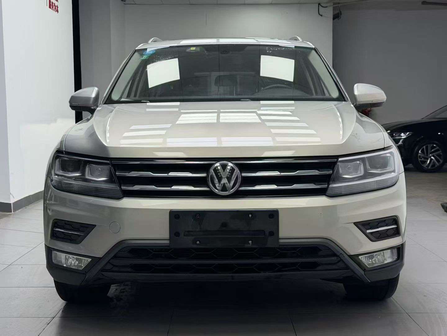 Volkswagen Tiguan L 3