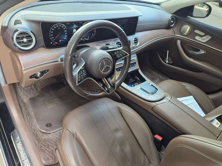 Mercedes-Benz E-Class E300L Luxury 3