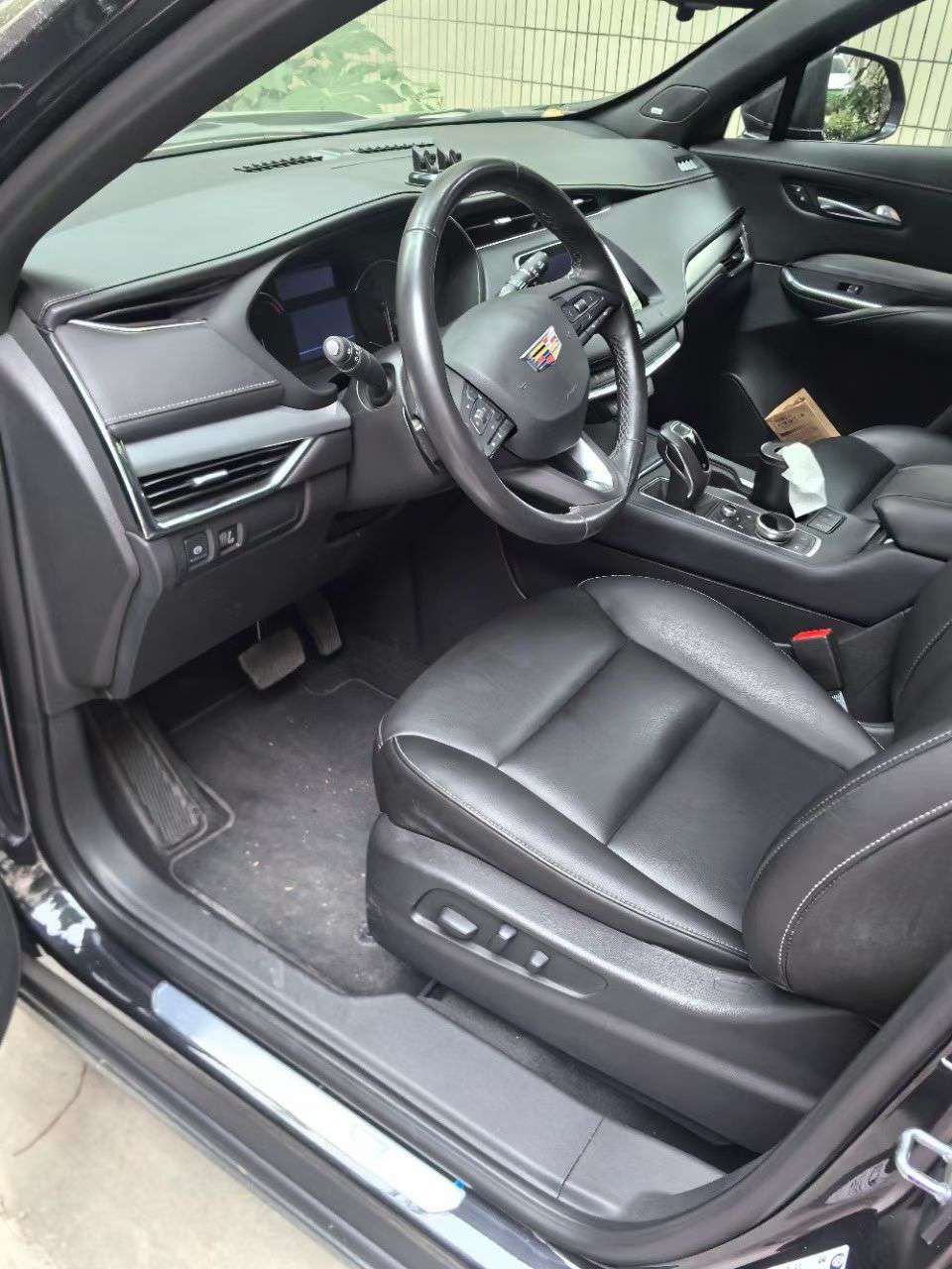 Cadillac XT4 2.0T 2WD Leading 3