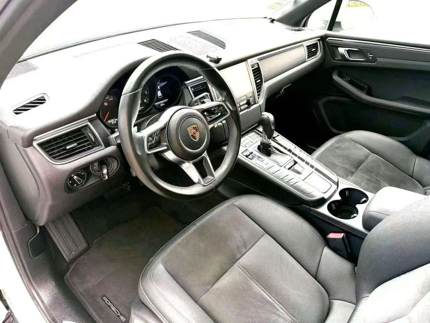 Porsche Macan 2.0T 6