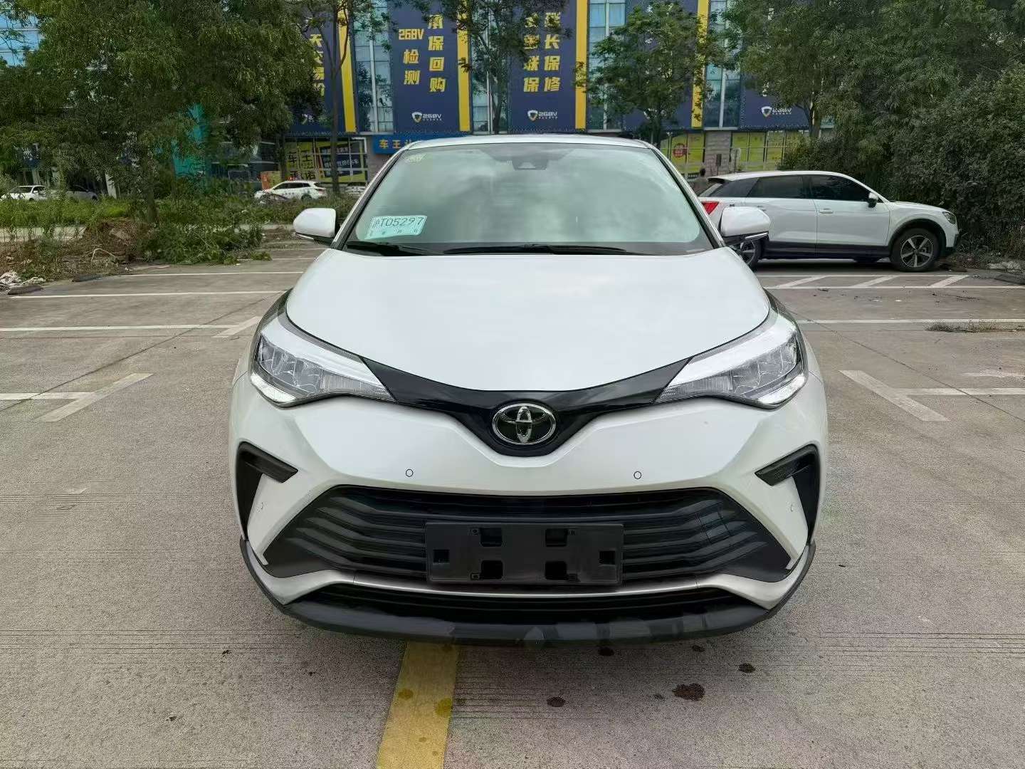 Toyota IZOA 2.0 Automatic Sunroof 2
