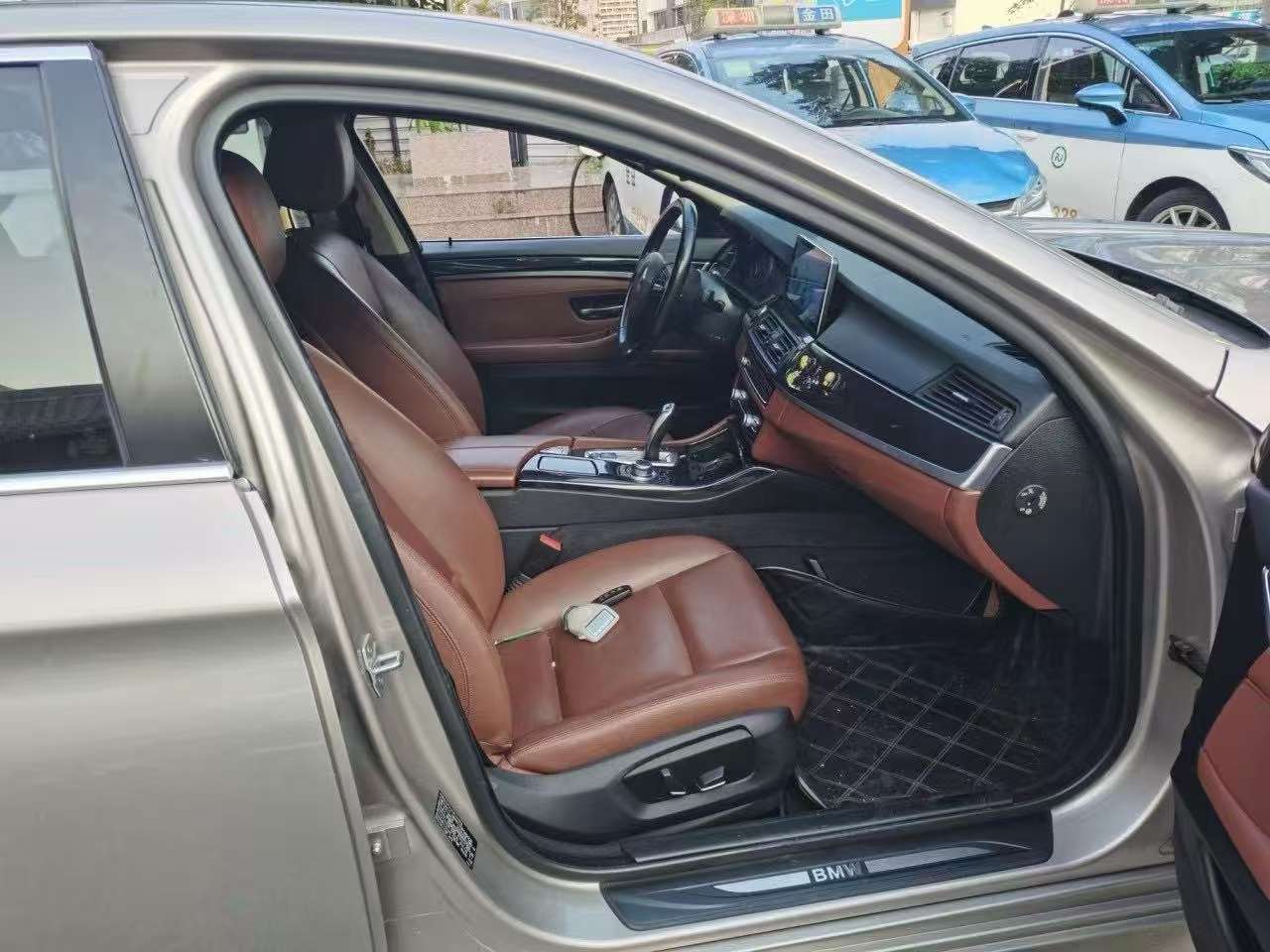 BMW 5 Series 520Li 2.0T Exquisite Edition 4