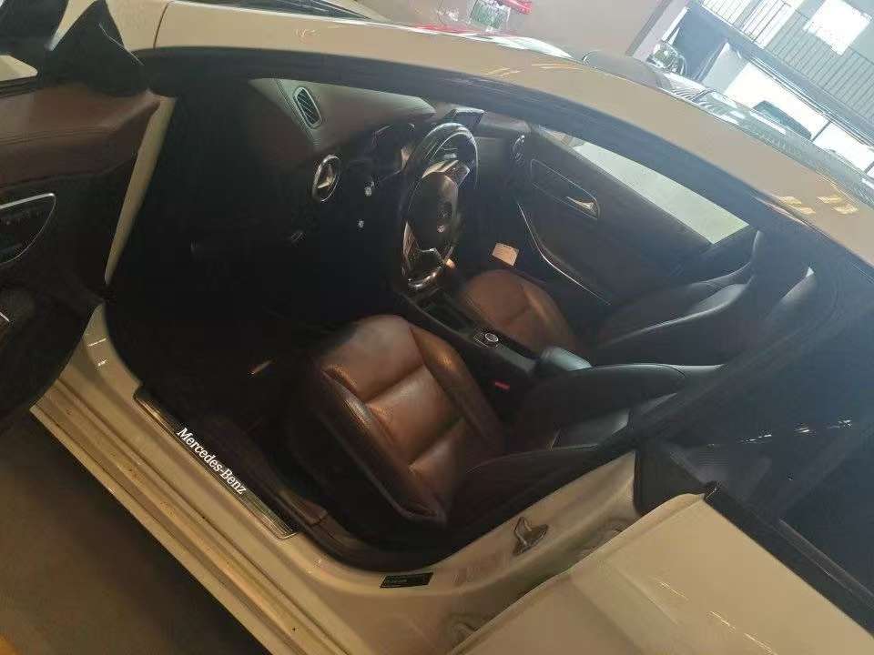 Mercedes-Benz CLA CLA260 4MATIC 5