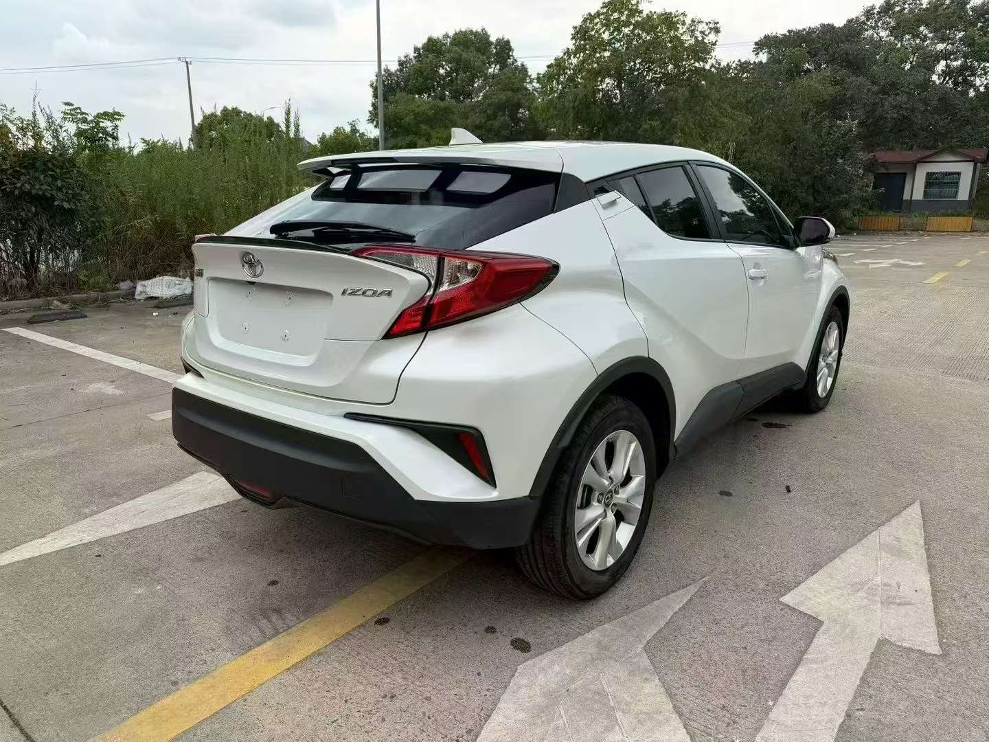 Toyota IZOA 2.0 Automatic Sunroof 4