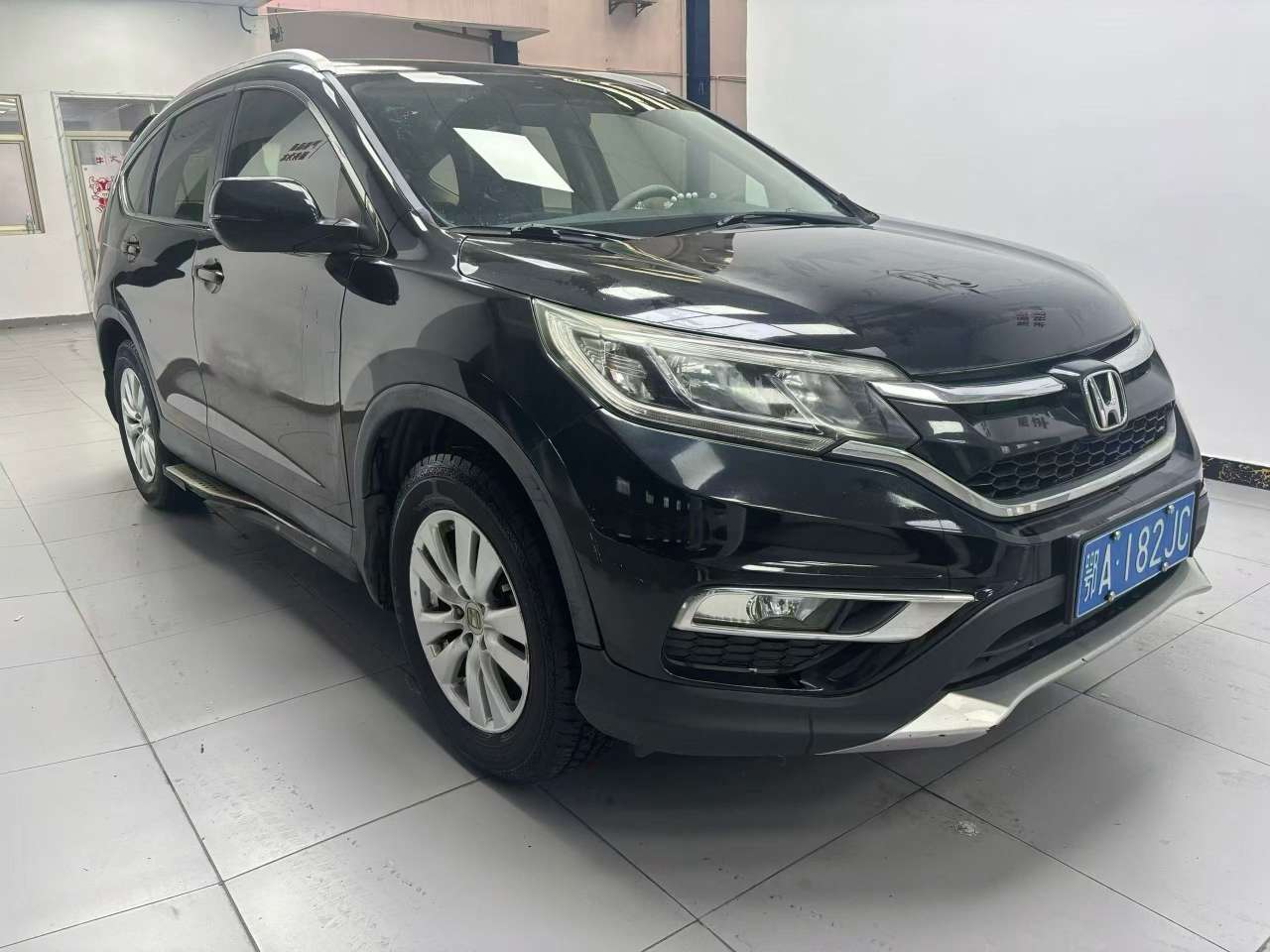 Honda CR-V 2.0L FWD Urban Edition 3