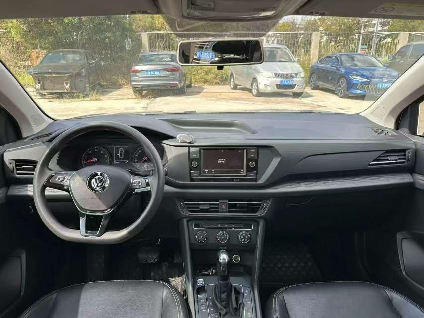 Volkswagen Tharu 1.4T 280 5