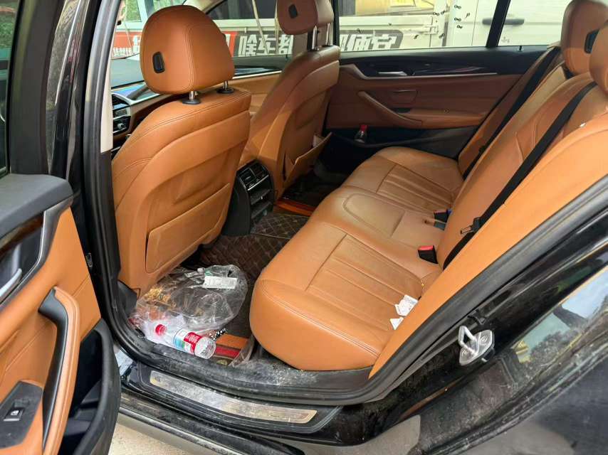 BMW 5 Series 4