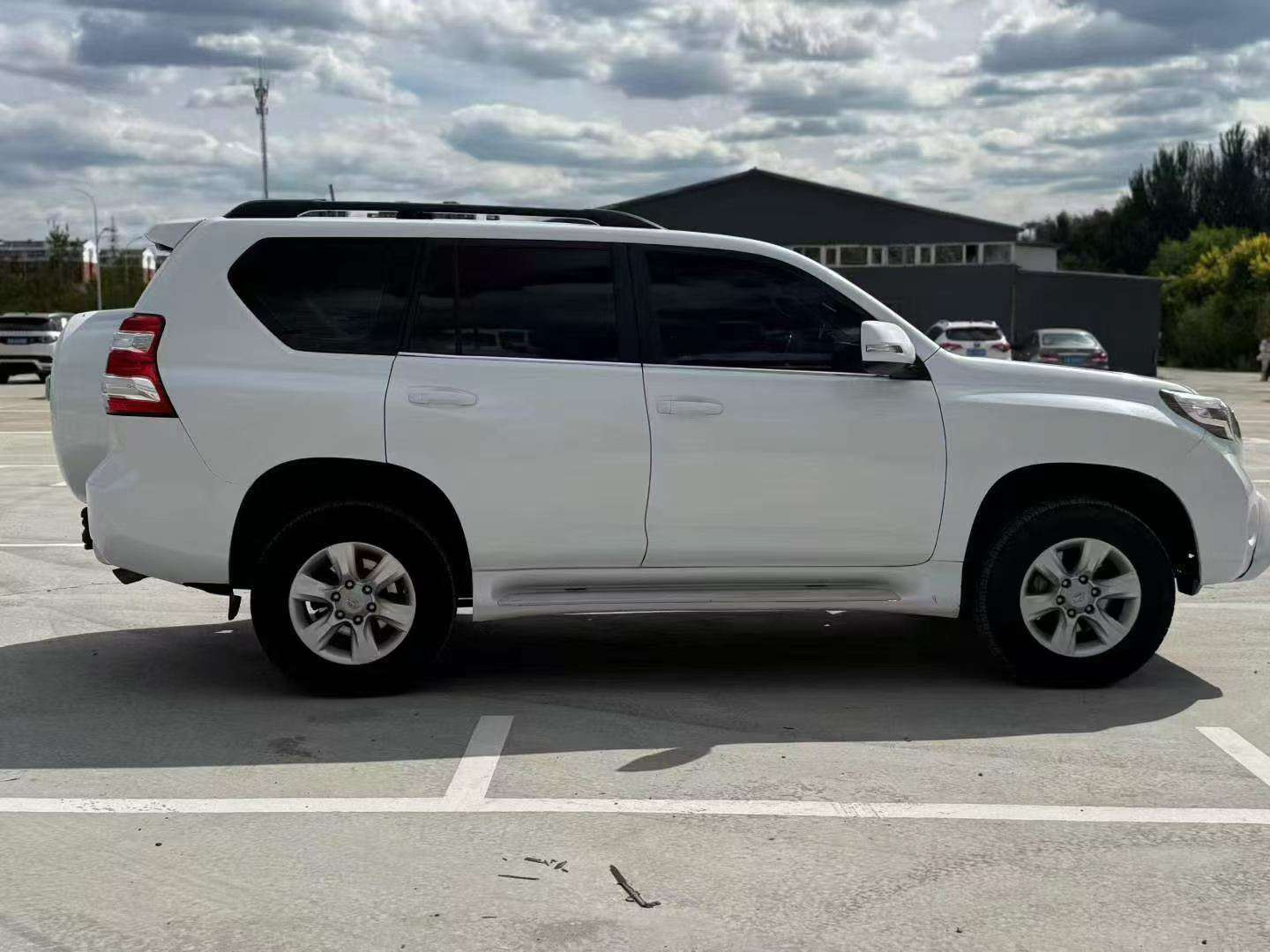 Toyota Prado 2011 2700 9