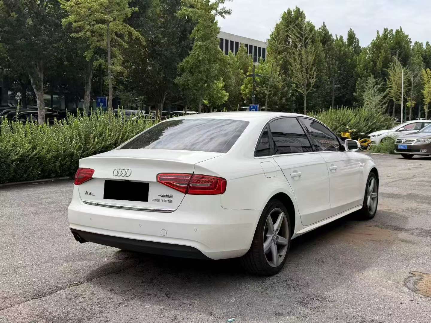 Audi A4L 2.0T Top Trim 6