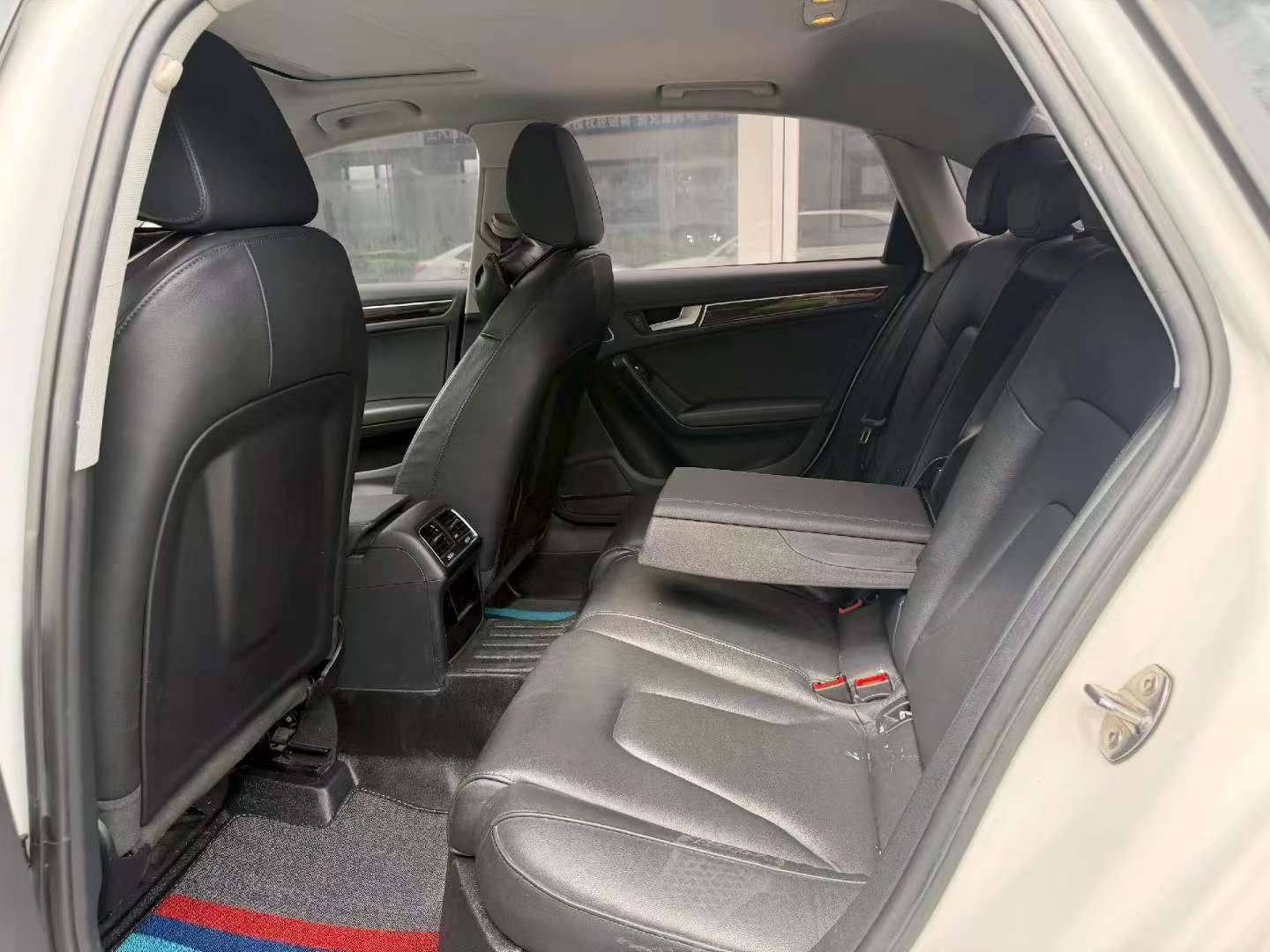 Audi A4L 2.0T Top Trim 5