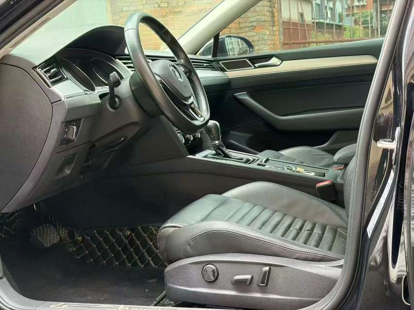 Volkswagen Magotan 2.0T Leading Edition 7