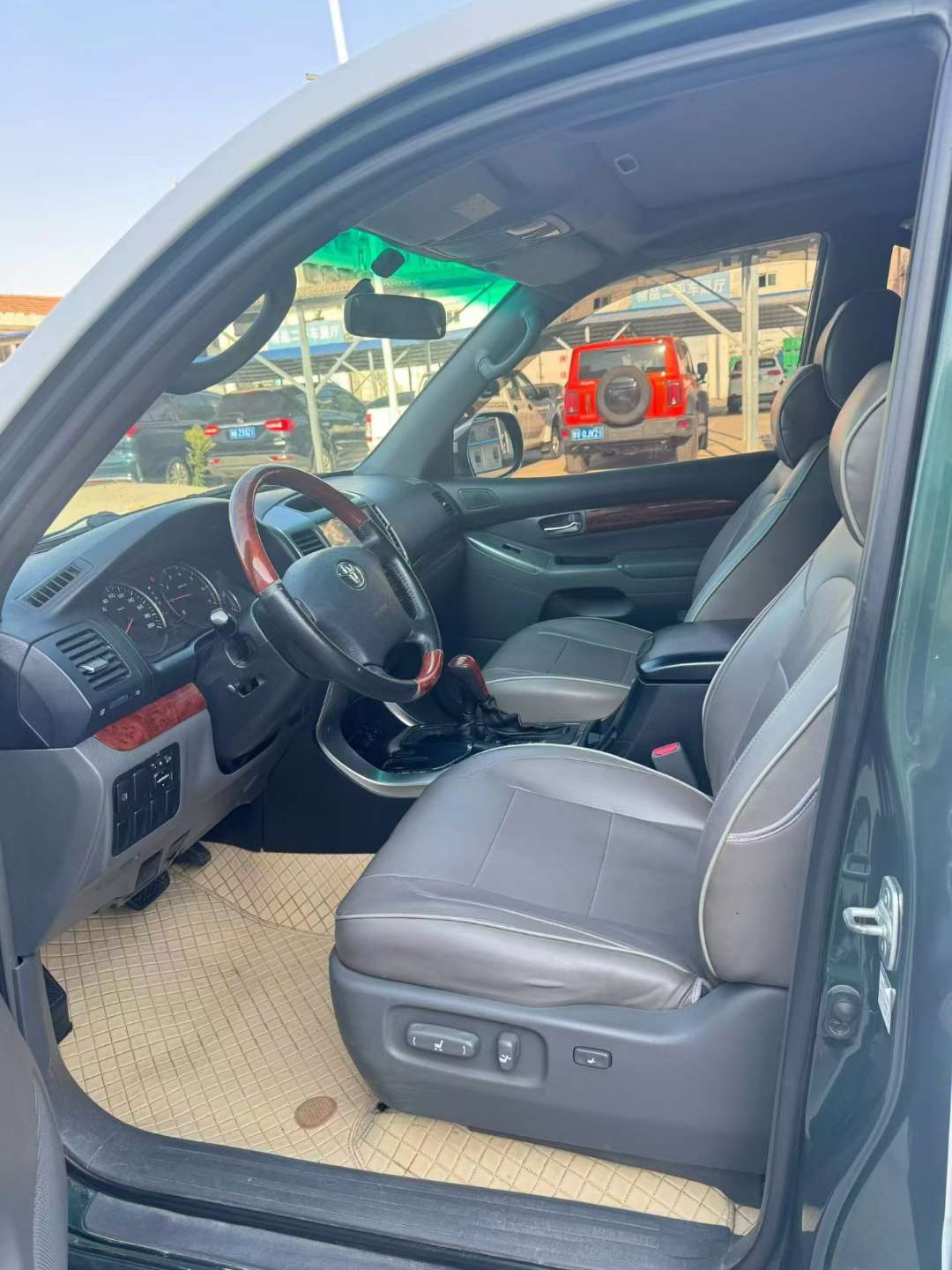 Toyota Prado 2005 4.0L 5-Speed Full-Time 4WD 2