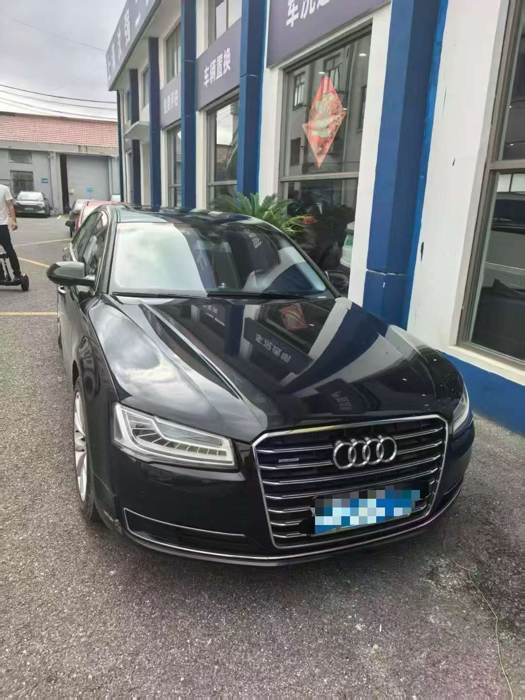 Audi A8 3.0T 4-Seat 3