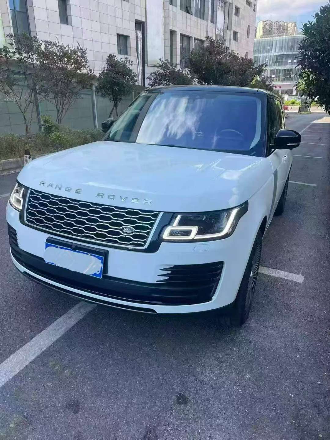 Land Rover Range Rover Long Wheelbase 3.0T Gasoline 3