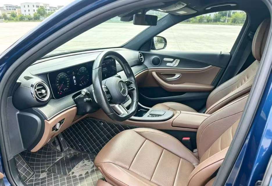 Mercedes-Benz E-Class 5