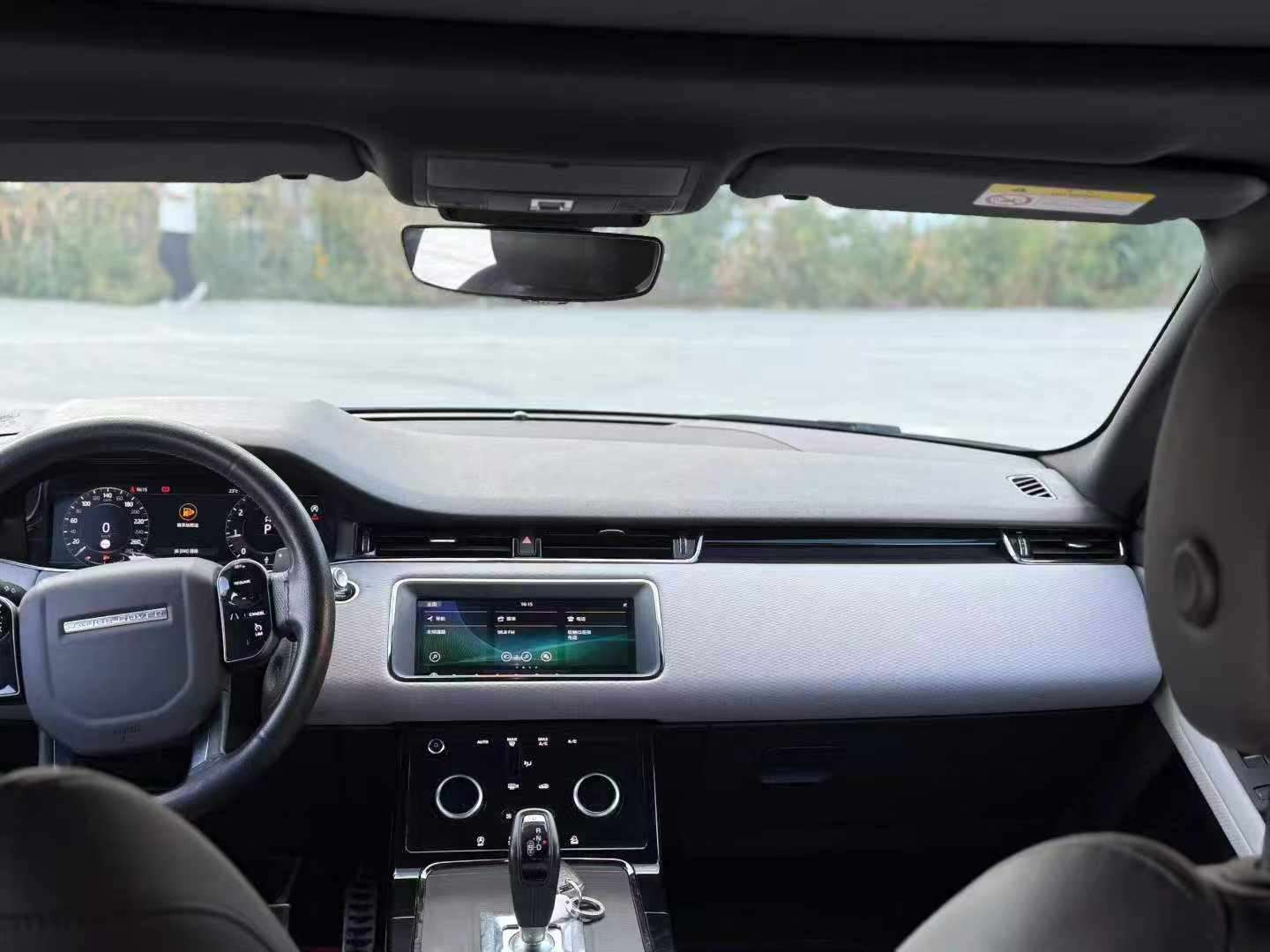 Land Rover Evoque 8