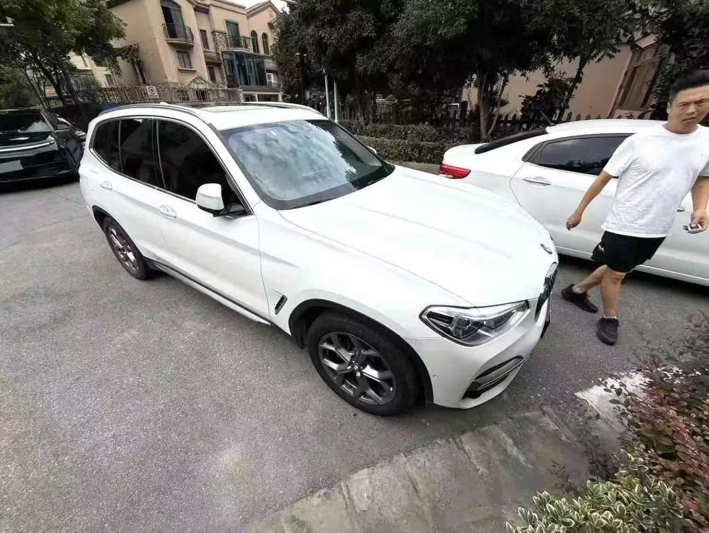BMW X3 2.0T 28i AWD Luxury 3