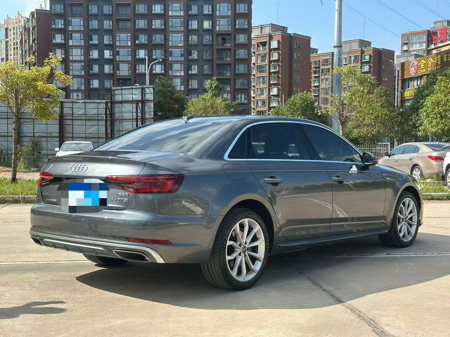 Audi A4L 2019 7