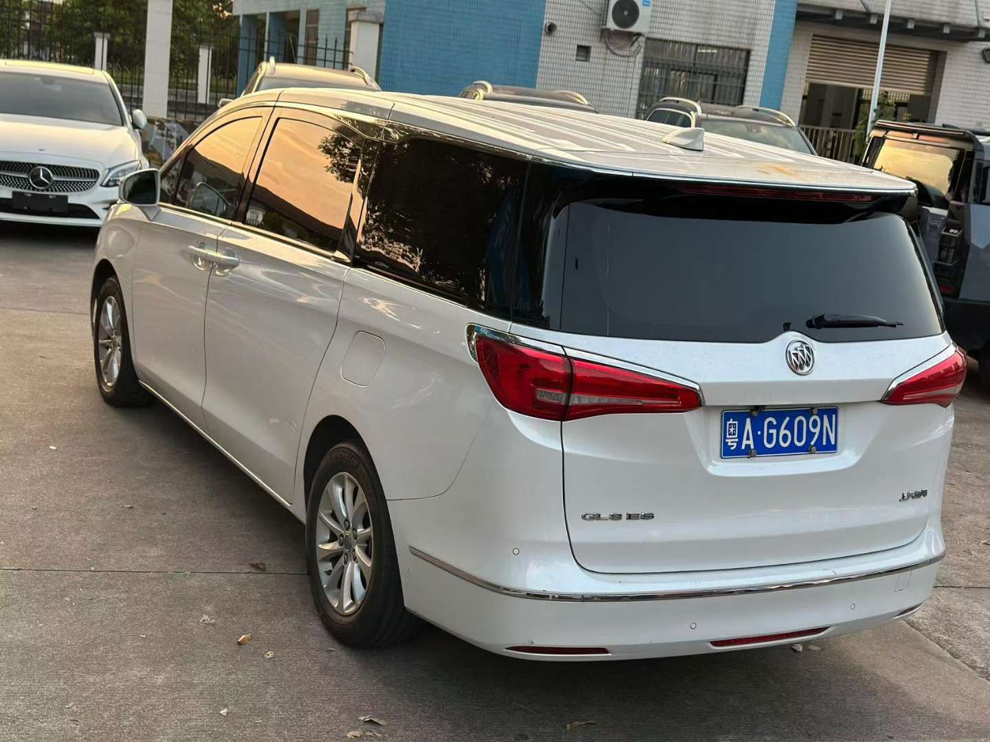 Buick GL8 2017 2.0T ES 28T Prestige 4