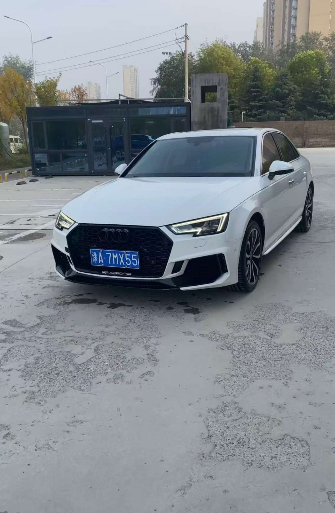 Audi A4 Fashion High Trim