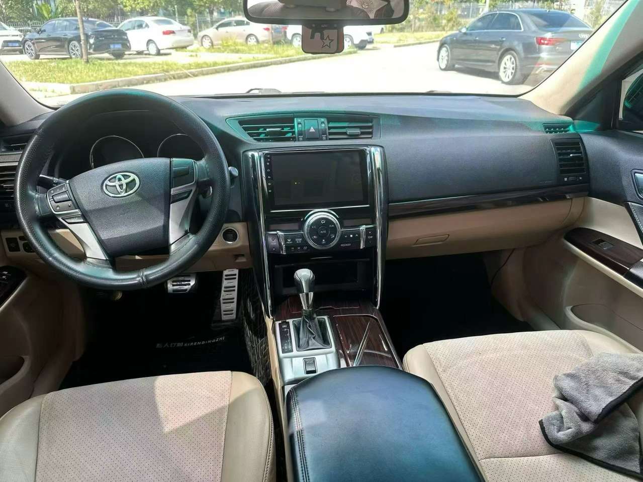 Toyota Reiz 2