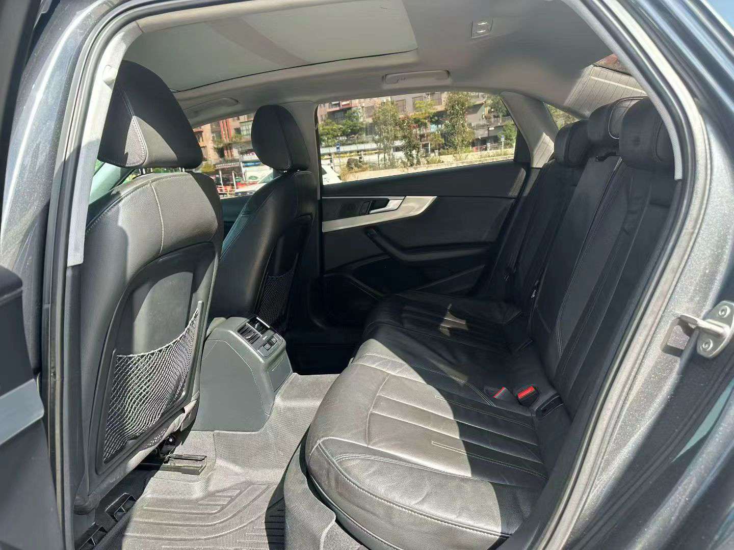 Audi A4L 2019 4